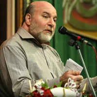 هر که خوانش بیش