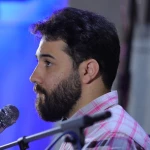 زان سفری که در نجف، بوسه به تاکِ او زدم