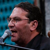یک لگد خورد به در، در به دوتا پهلو خورد