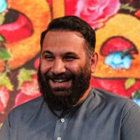 دنیا طلبا دل نگرانی دارند