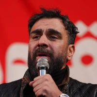 بستری بود ولی هم سخن خوبی بود